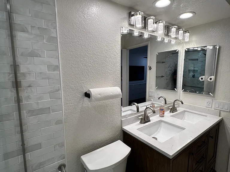 7825 Seaglen Dr — Photo 39