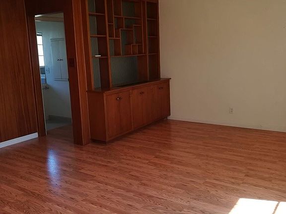 2nd image of 328 51st St APT 1