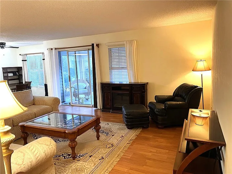 3083 Westwood Way — Photo 2