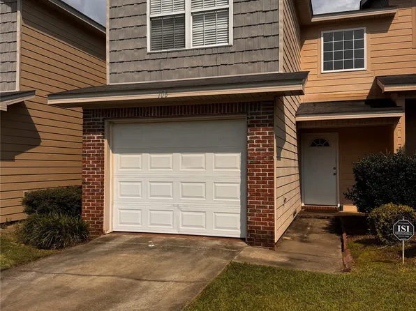 106 Cody Dr, Enterprise, AL 36330