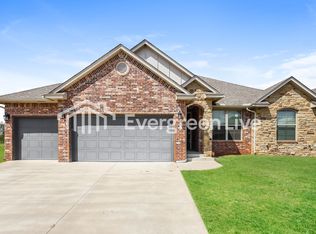 4305 Saint Augustine St, Mustang, OK 73064