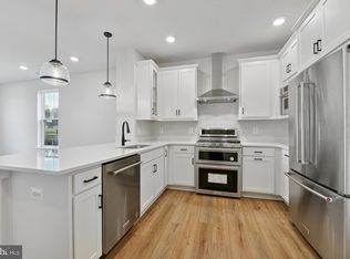 20819 Wood Quay Dr, Sterling, VA 20166