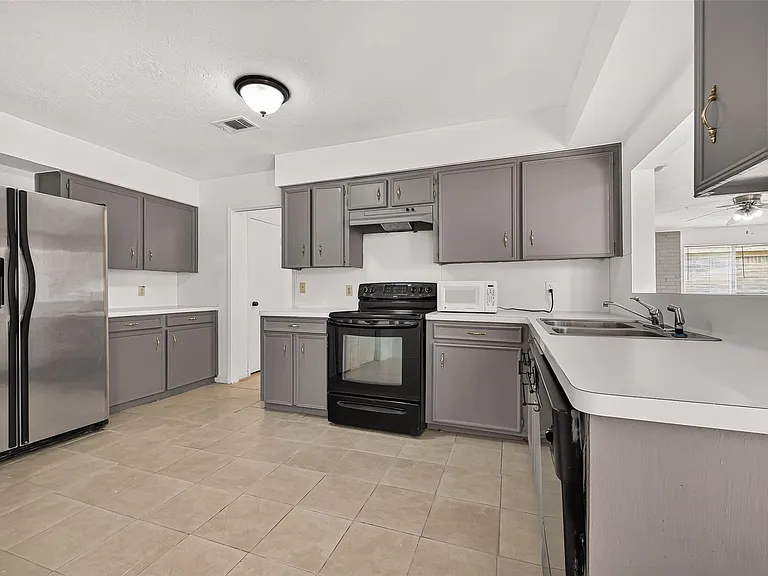 2523 Creekway Cir — Photo 19