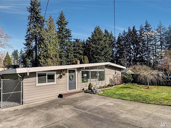 4th image of 5721 208th St SW