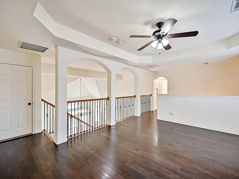 2716 Eastland Dr — Photo 26
