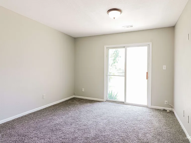 611 Willow Brook Dr — Photo 13