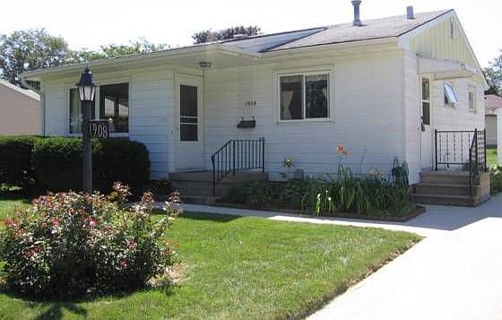 2nd image of 1908 Lorraine Ave