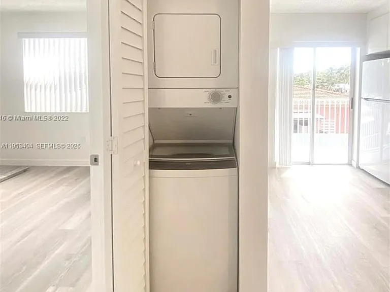 2575 SW 27th Ave #210 — Photo 6