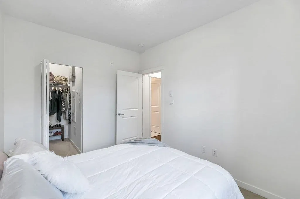 2 bed, 751 sqft, $2,400 — Photo 1