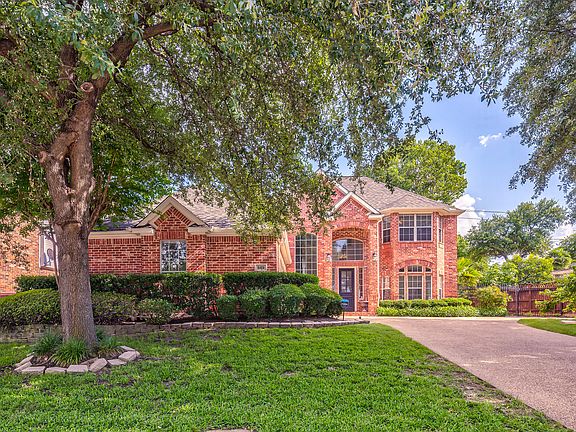 2nd image of 949 Fountain Dr