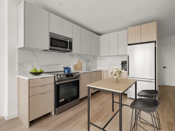 5055 Broadway image 3 of 18