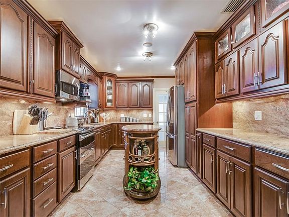 5th image of 423 Lake Bonny Dr E