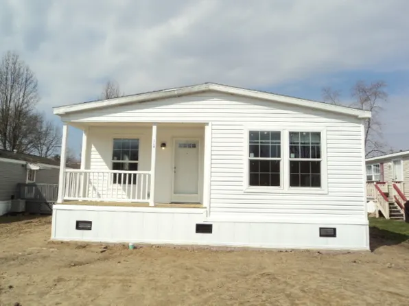 Champion 114 D & R Village Plan, D & R Village