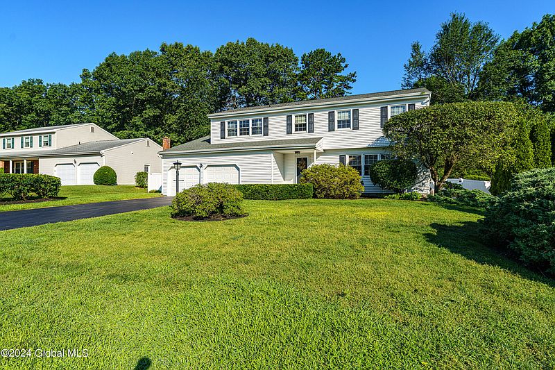 2nd image of 11 Bethwood Drive