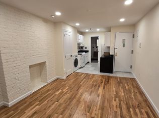407 W 39th St #4W, New York, NY 10018