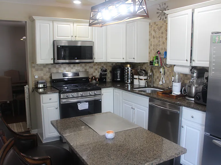 815 Martingale Rd — Photo 12
