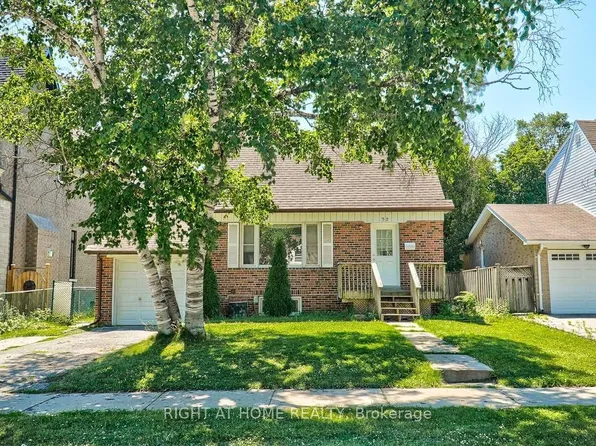 92 Lawrence Ave, Richmond Hill, ON L4C 1Z3