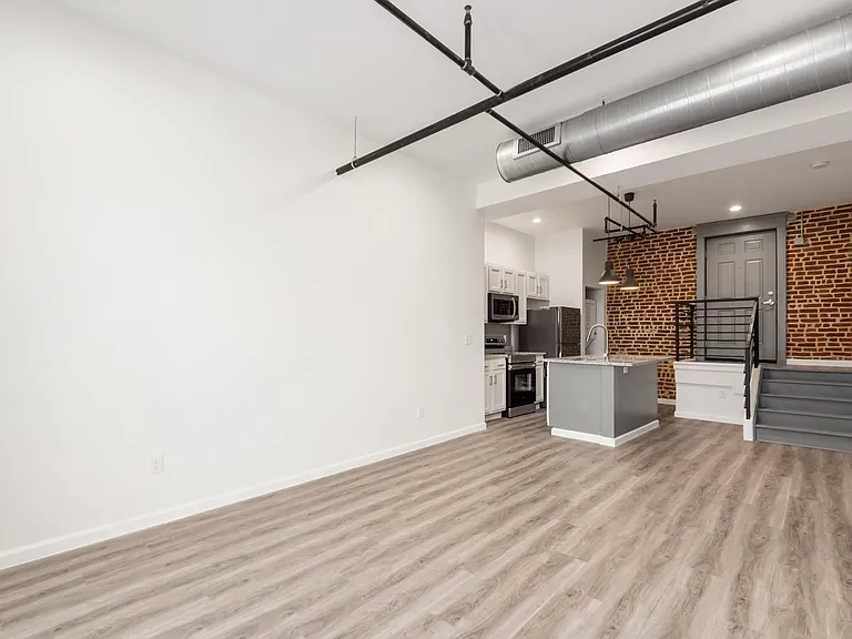 218 E Main St #2-F — Photo 3
