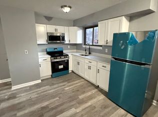 61 Noble Rd, Sicklerville, NJ 08081