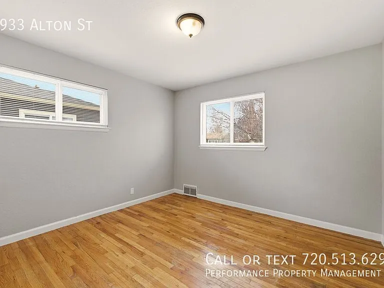 1933 Alton St — Photo 14