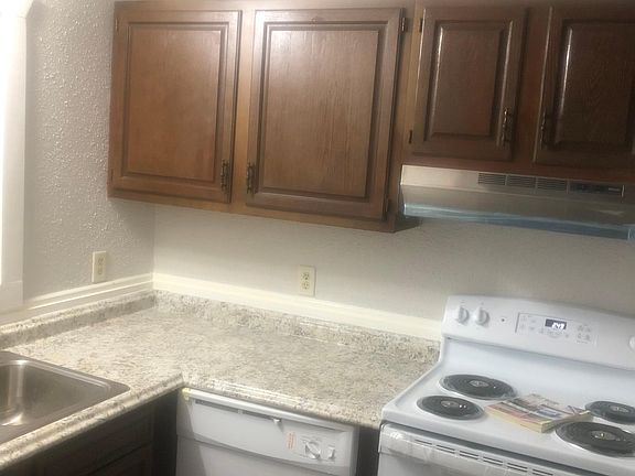 3rd image of 1033 Deesport St #C