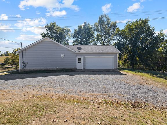 3rd image of 303 S Wood Ln