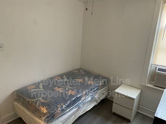 2nd image of 250 E Eleanor St #1M
