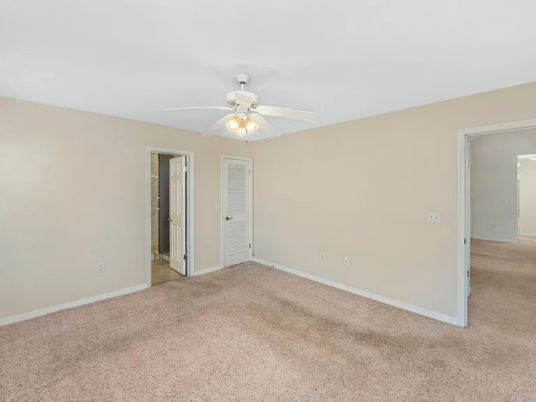 305 Parkwood Pl — Photo 17