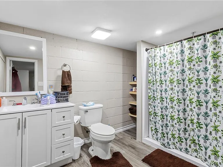 700 E Sam Houston Blvd — Photo 17