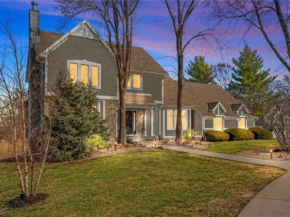 3850 W 183rd St, Stilwell, KS 66085