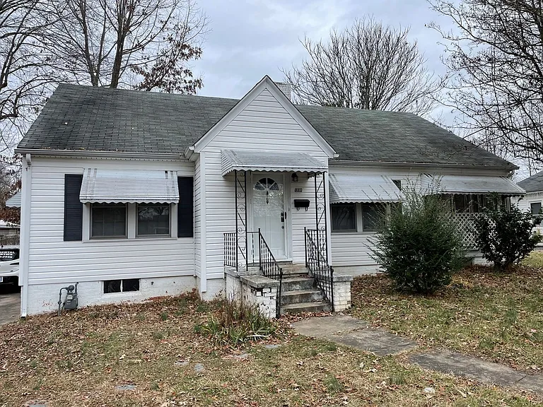 810 Dixon Ave — Photo 1