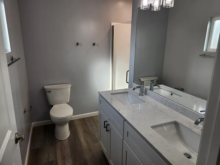 406 E Centre Ave — Photo 9