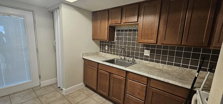 5908 Village Cir #5908 — Photo 10