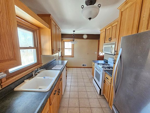 3rd image of 513 54th Ave NE