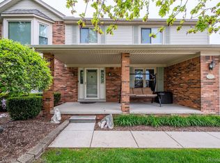 48558 Declaration Dr, Macomb, MI 48044