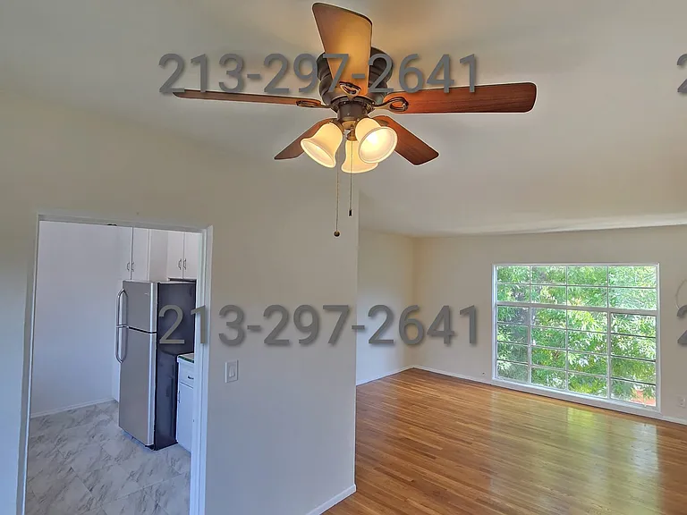 12515 Whitsett Ave #D — Photo 9