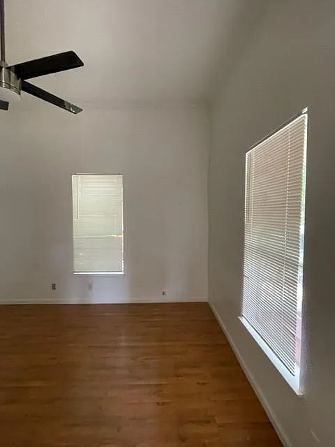 3 bed, 1.0 bath, 875 sqft, $2,400 — Photo 3