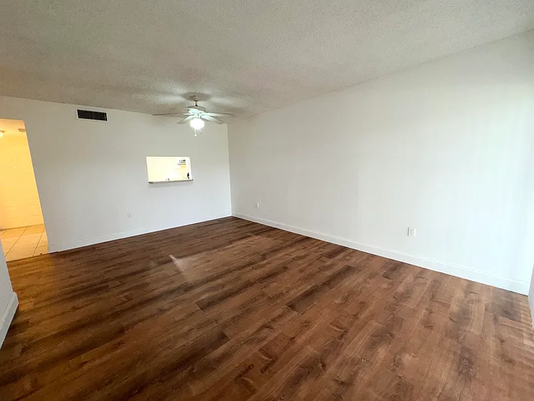 701 N Pine Island Rd #105 — Photo 13