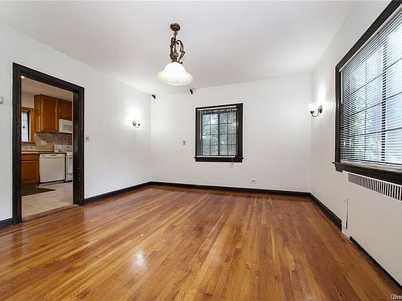 4th image of 526 E Lincoln Ave