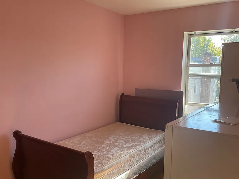 2148 Blackrock Ave #2 — Photo 4