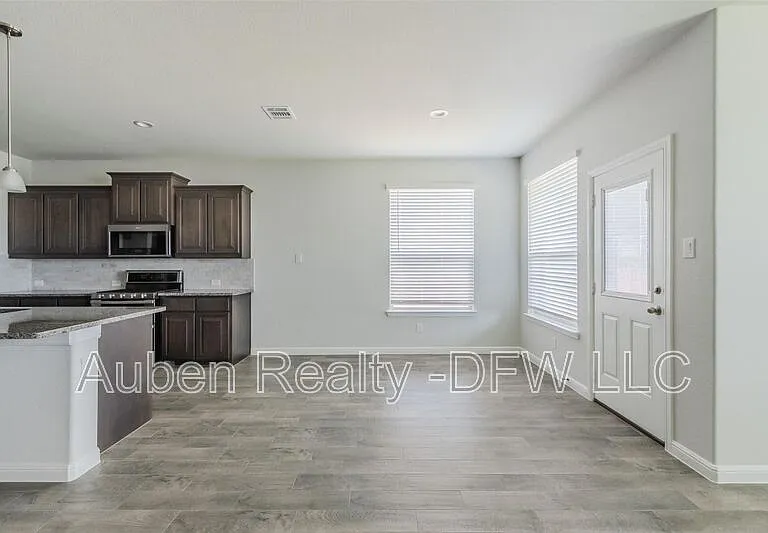 1343 Fox Hollow Rd — Photo 12