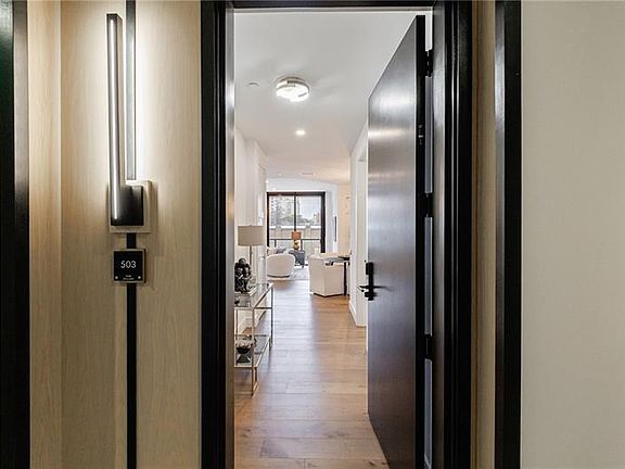 2nd image of 2425 Peachtree Rd NE