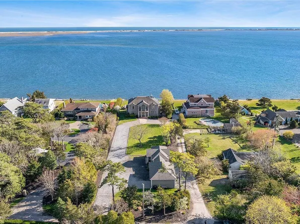 (undisclosed Address), Hampton Bays, NY 11946