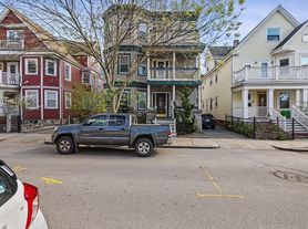 28 Edison Grn, Dorchester, MA