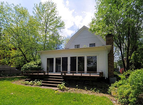 3rd image of 126 N Stewart Ave