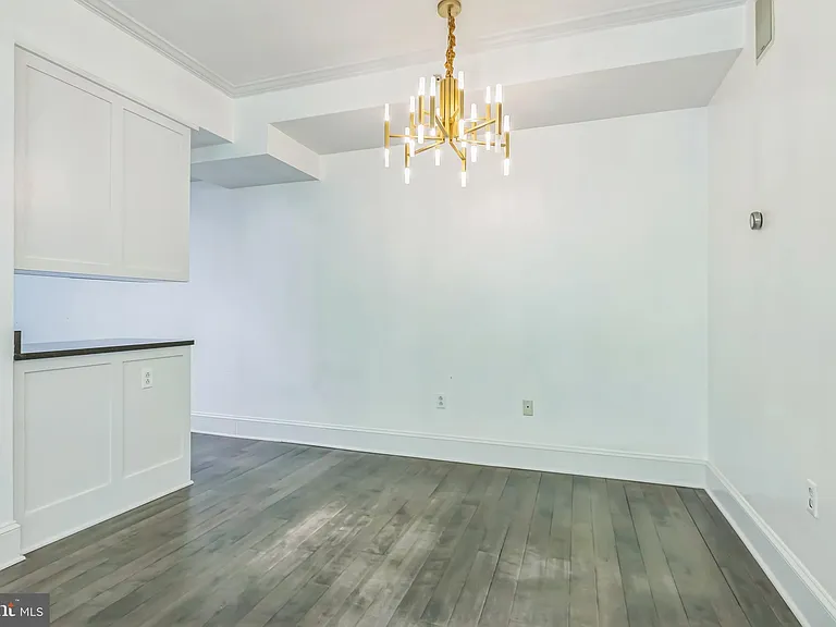 1750 16th St NW #13 — Photo 6