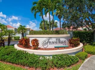 564 7th Sq APT 102, Vero Beach, FL 32962