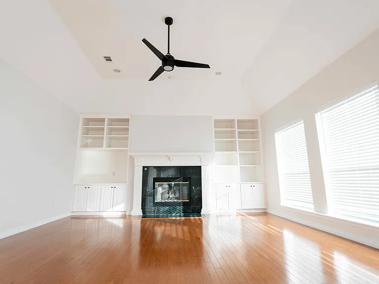 1415 E Dove Rd — Photo 8