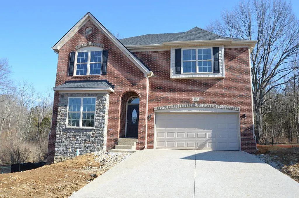 4 bed, 2.5 bath, $3,000 — Photo 1