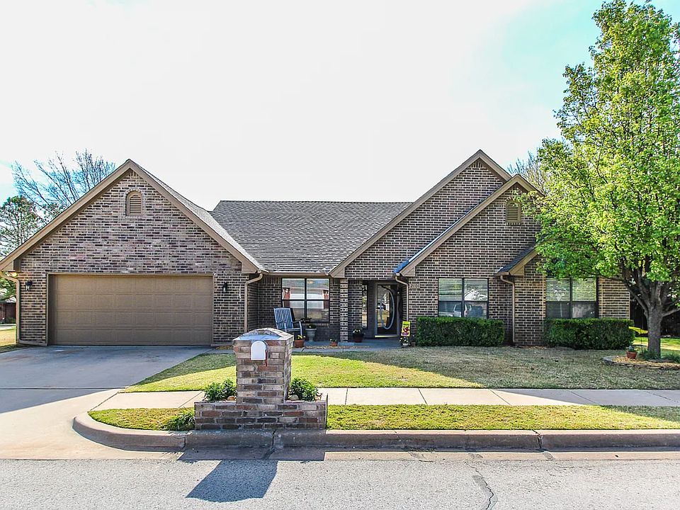 1st image of 2101 Barrington Dr